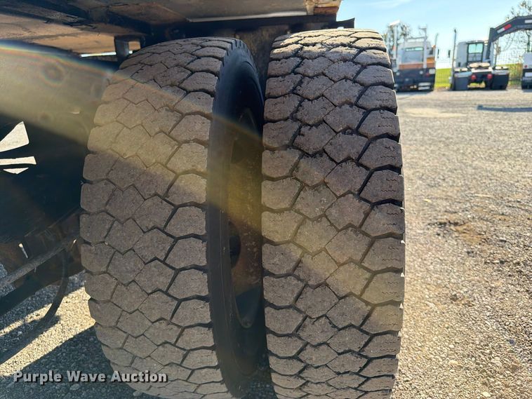 image for item FB5185 2019 Ford F550 refrigerated delivery truck