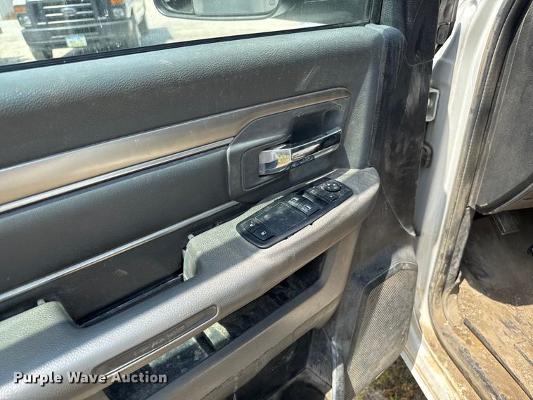image for item FB5808 2015 RAM 2500 pickup truck