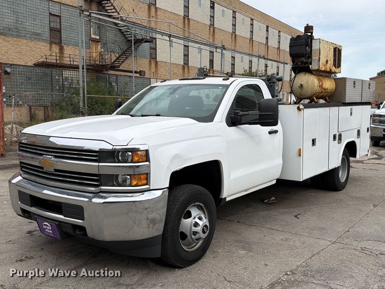 2016 Chevrolet Silverado 3500HD utility bed pickup truck