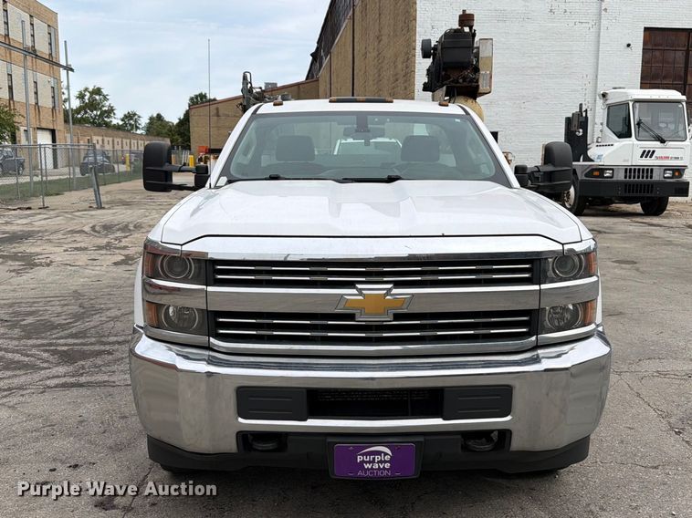 image for item FB5949 2016 Chevrolet Silverado 3500HD utility bed pickup truck