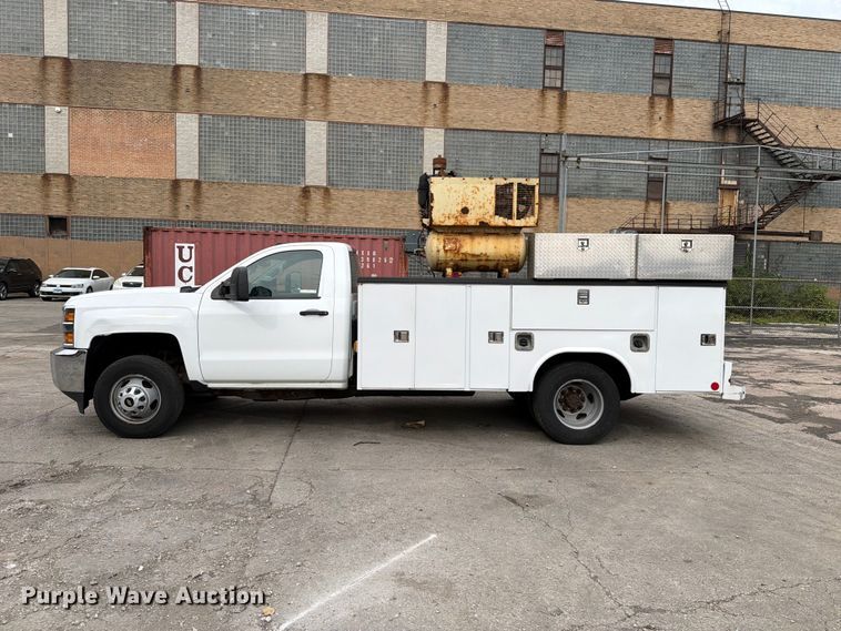 image for item FB5949 2016 Chevrolet Silverado 3500HD utility bed pickup truck