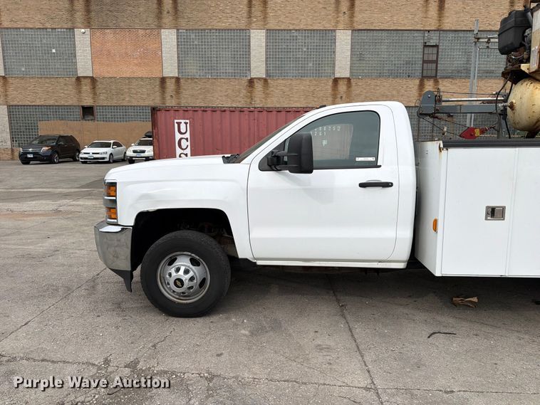 image for item FB5949 2016 Chevrolet Silverado 3500HD utility bed pickup truck