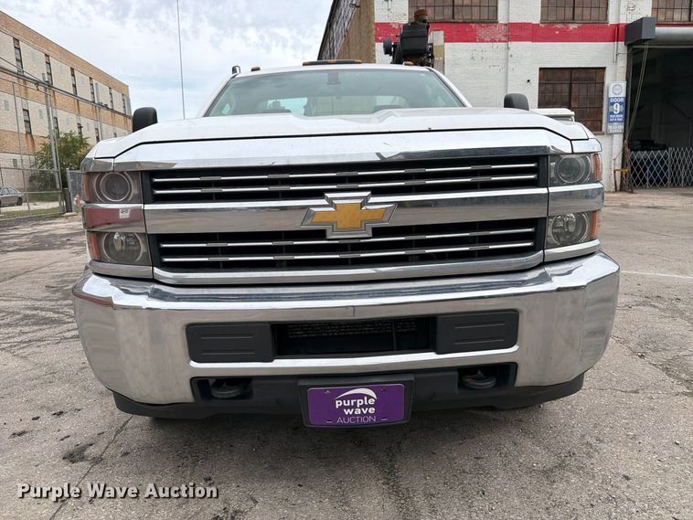 image for item FB5949 2016 Chevrolet Silverado 3500HD utility bed pickup truck
