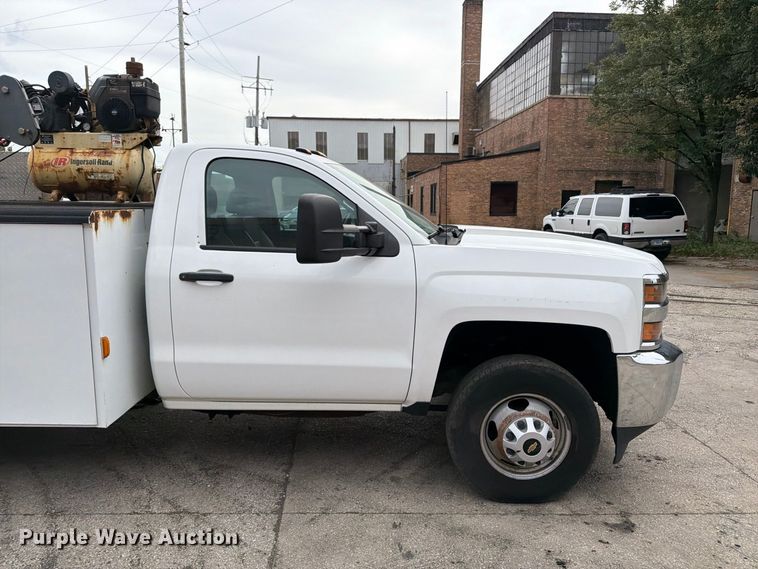 image for item FB5949 2016 Chevrolet Silverado 3500HD utility bed pickup truck