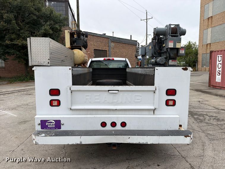 image for item FB5949 2016 Chevrolet Silverado 3500HD utility bed pickup truck