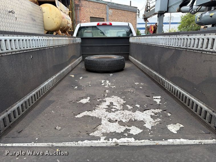 image for item FB5949 2016 Chevrolet Silverado 3500HD utility bed pickup truck