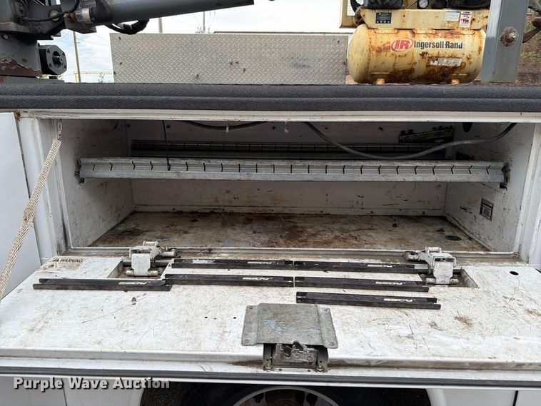 image for item FB5949 2016 Chevrolet Silverado 3500HD utility bed pickup truck