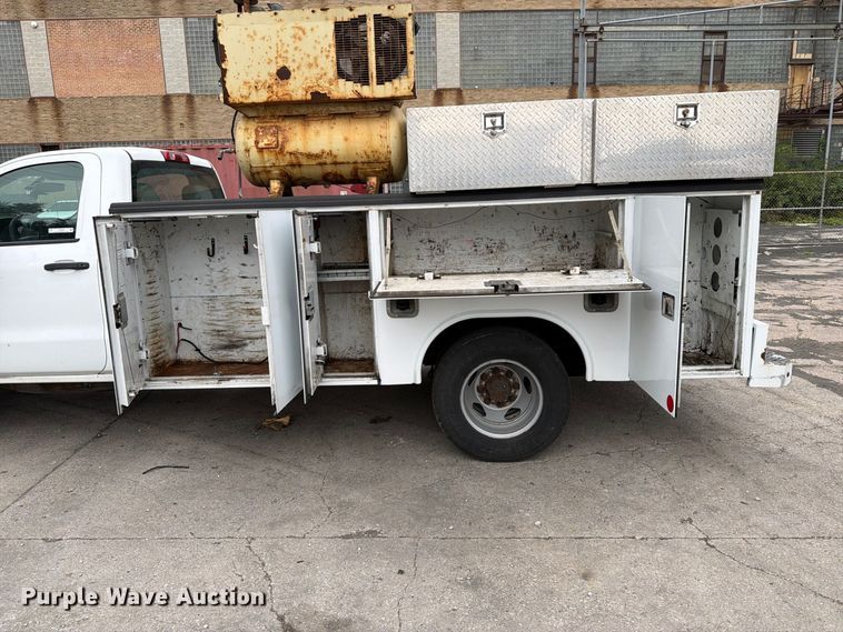 image for item FB5949 2016 Chevrolet Silverado 3500HD utility bed pickup truck
