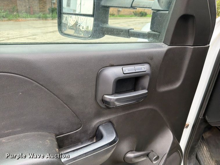 image for item FB5949 2016 Chevrolet Silverado 3500HD utility bed pickup truck