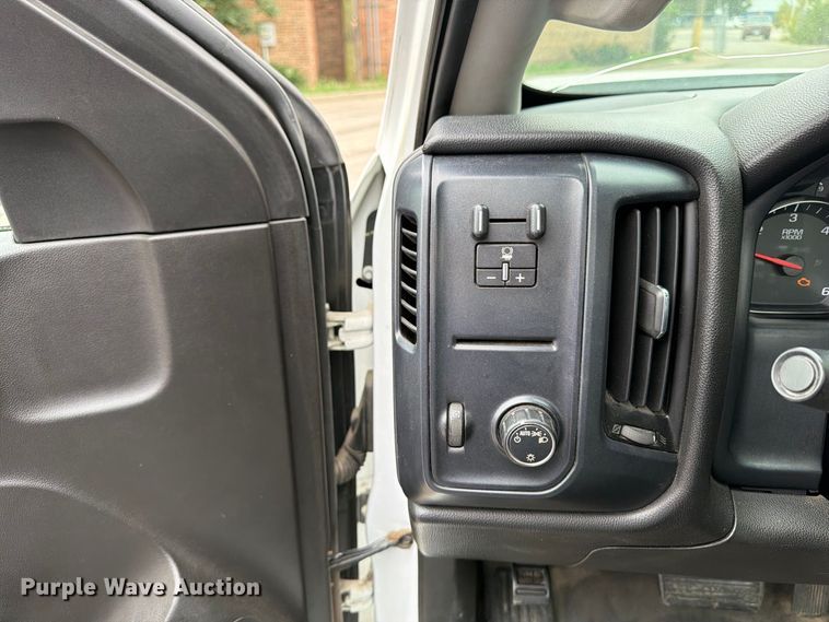 image for item FB5949 2016 Chevrolet Silverado 3500HD utility bed pickup truck