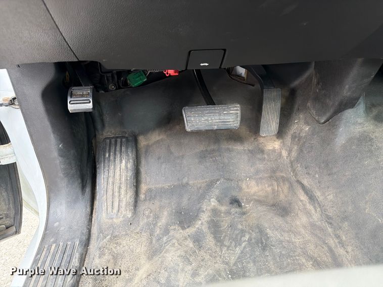 image for item FB5949 2016 Chevrolet Silverado 3500HD utility bed pickup truck