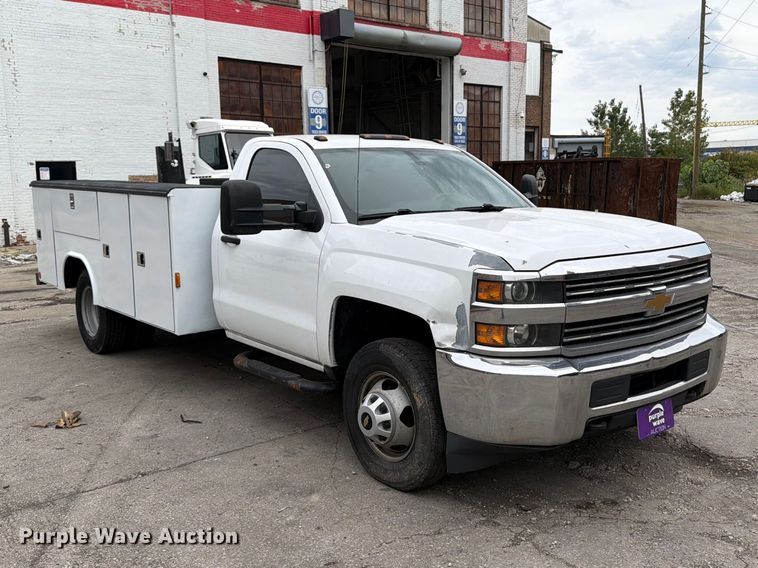 image for item FB5950 2016 Chevrolet Silverado 3500HD utility bed pickup truck