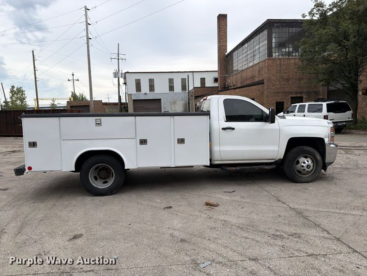 image for item FB5950 2016 Chevrolet Silverado 3500HD utility bed pickup truck