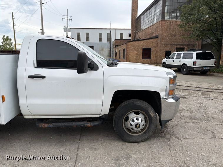 image for item FB5950 2016 Chevrolet Silverado 3500HD utility bed pickup truck