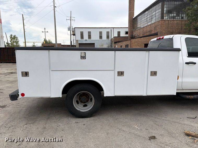 image for item FB5950 2016 Chevrolet Silverado 3500HD utility bed pickup truck