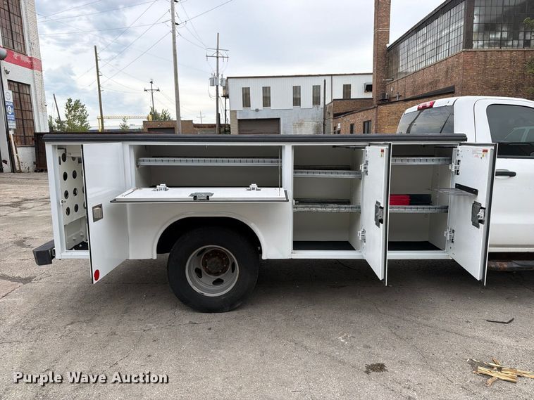 image for item FB5950 2016 Chevrolet Silverado 3500HD utility bed pickup truck