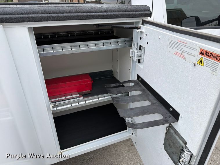 image for item FB5950 2016 Chevrolet Silverado 3500HD utility bed pickup truck