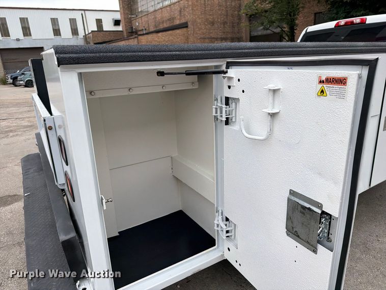 image for item FB5950 2016 Chevrolet Silverado 3500HD utility bed pickup truck