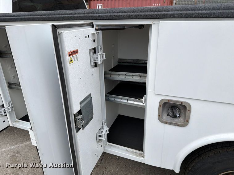 image for item FB5950 2016 Chevrolet Silverado 3500HD utility bed pickup truck