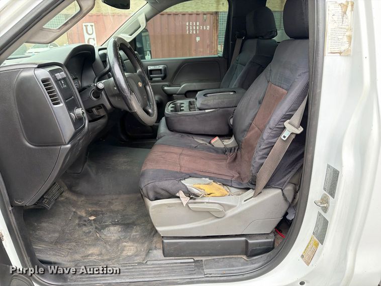 image for item FB5950 2016 Chevrolet Silverado 3500HD utility bed pickup truck