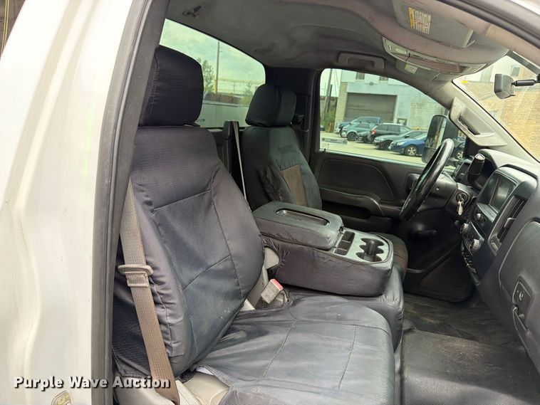 image for item FB5950 2016 Chevrolet Silverado 3500HD utility bed pickup truck