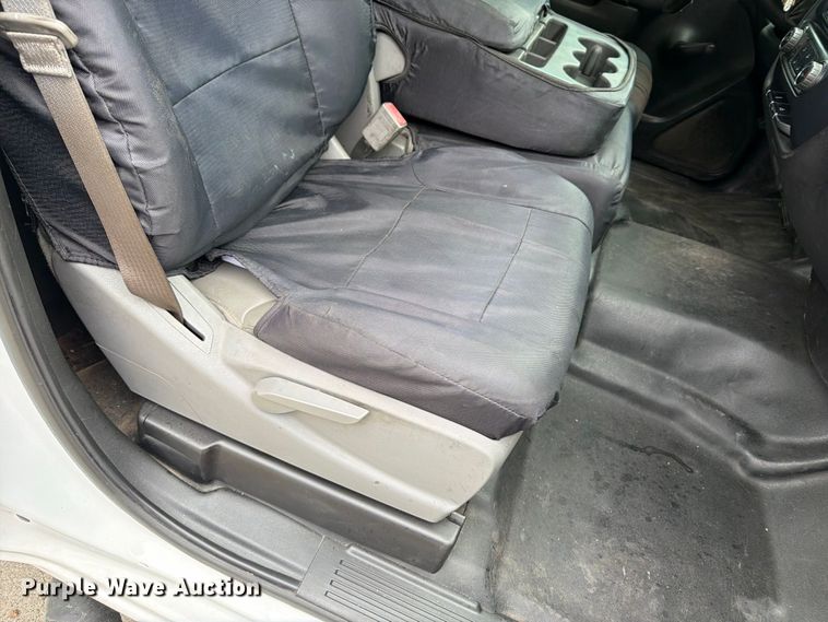 image for item FB5950 2016 Chevrolet Silverado 3500HD utility bed pickup truck