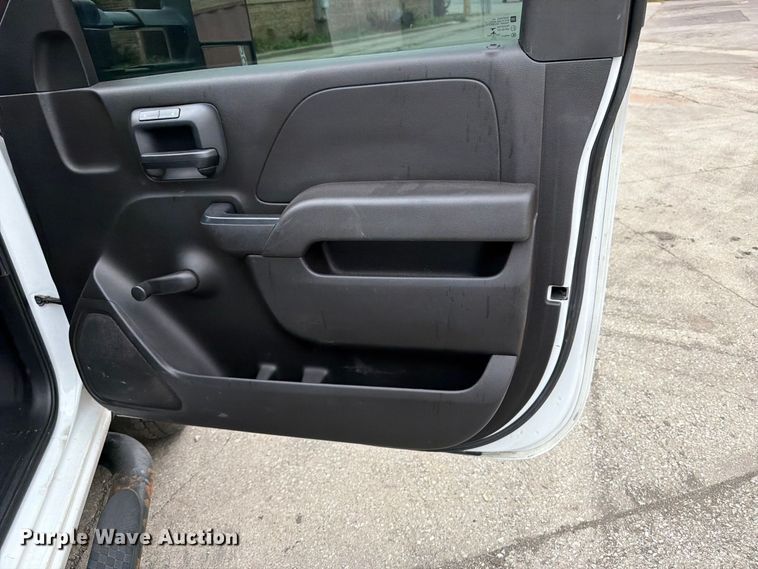 image for item FB5950 2016 Chevrolet Silverado 3500HD utility bed pickup truck