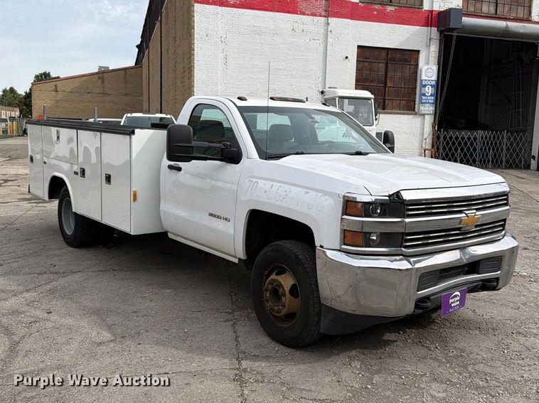 image for item FB5951 2016 Chevrolet Silverado 3500HD utility bed pickup truck