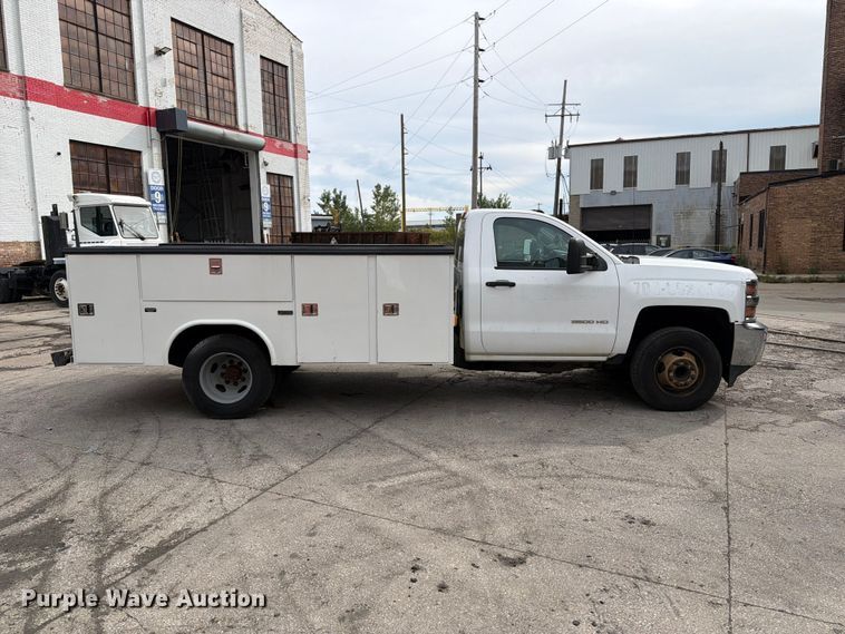 image for item FB5951 2016 Chevrolet Silverado 3500HD utility bed pickup truck