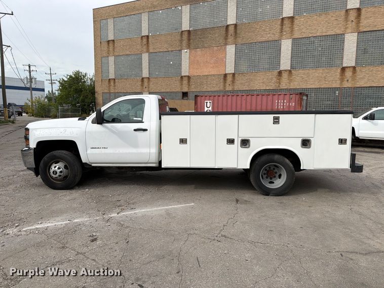 image for item FB5951 2016 Chevrolet Silverado 3500HD utility bed pickup truck