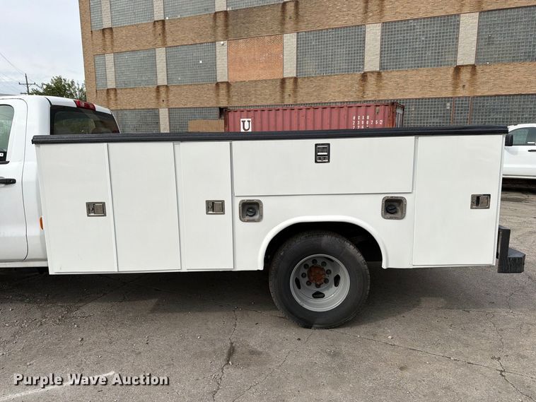 image for item FB5951 2016 Chevrolet Silverado 3500HD utility bed pickup truck