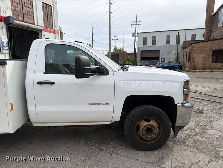 image for item FB5951 2016 Chevrolet Silverado 3500HD utility bed pickup truck
