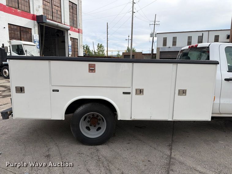 image for item FB5951 2016 Chevrolet Silverado 3500HD utility bed pickup truck