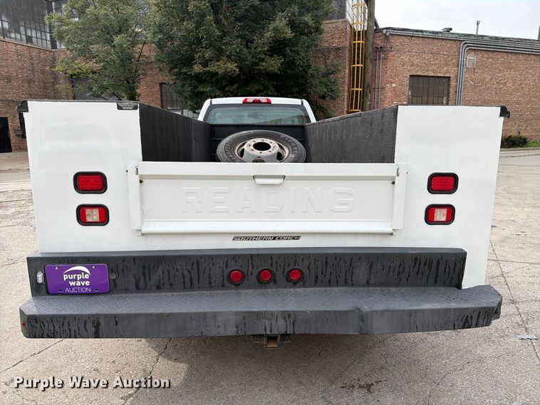 image for item FB5951 2016 Chevrolet Silverado 3500HD utility bed pickup truck