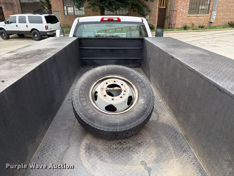 image for item FB5951 2016 Chevrolet Silverado 3500HD utility bed pickup truck