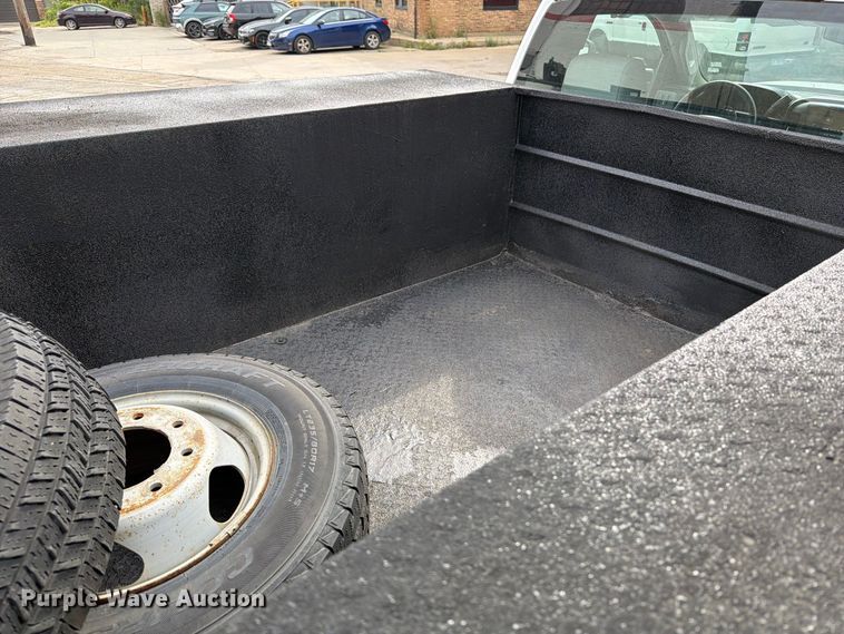 image for item FB5951 2016 Chevrolet Silverado 3500HD utility bed pickup truck