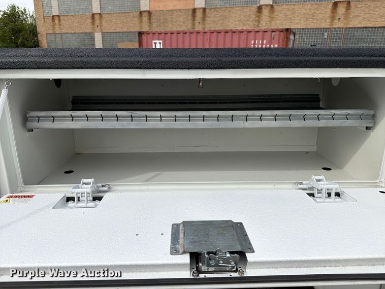 image for item FB5951 2016 Chevrolet Silverado 3500HD utility bed pickup truck