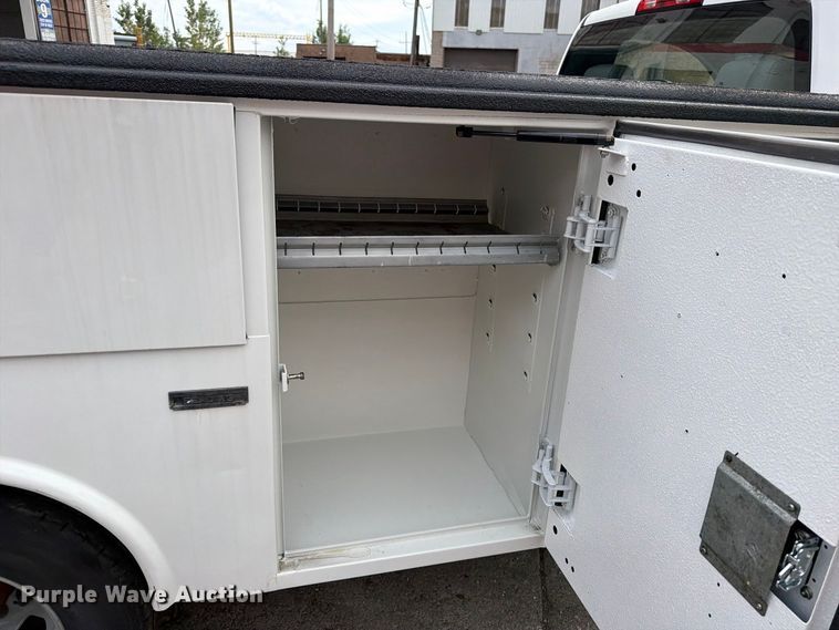 image for item FB5951 2016 Chevrolet Silverado 3500HD utility bed pickup truck