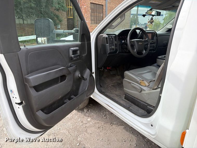 image for item FB5951 2016 Chevrolet Silverado 3500HD utility bed pickup truck
