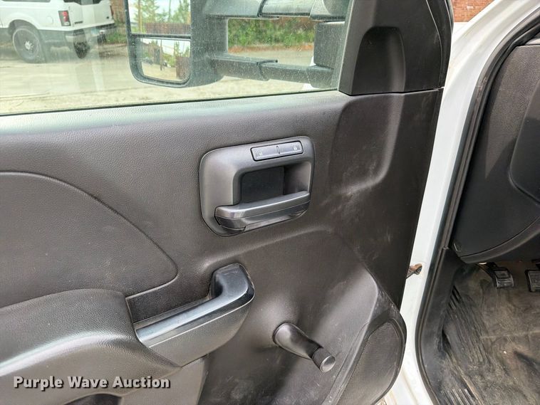 image for item FB5951 2016 Chevrolet Silverado 3500HD utility bed pickup truck
