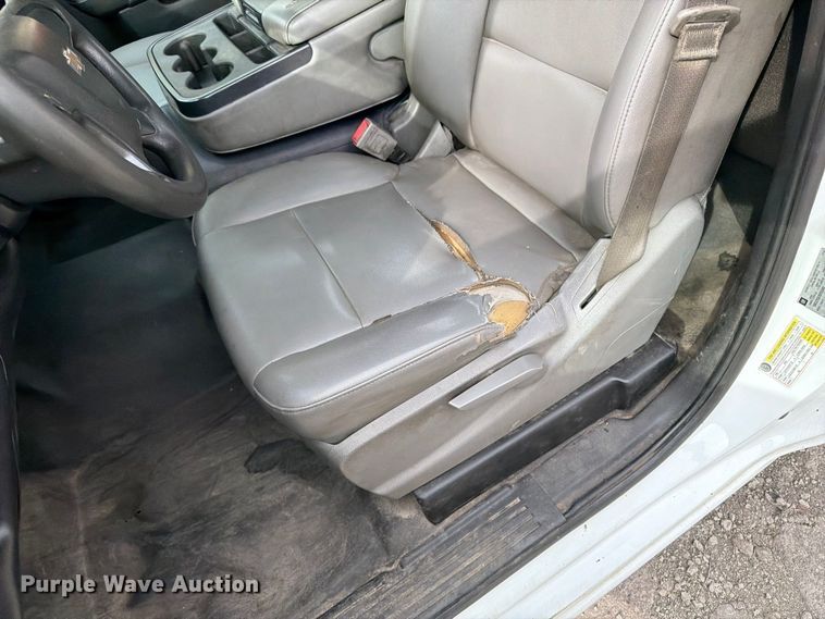image for item FB5951 2016 Chevrolet Silverado 3500HD utility bed pickup truck