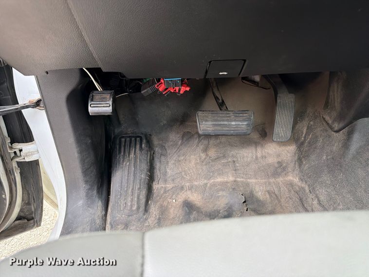 image for item FB5951 2016 Chevrolet Silverado 3500HD utility bed pickup truck