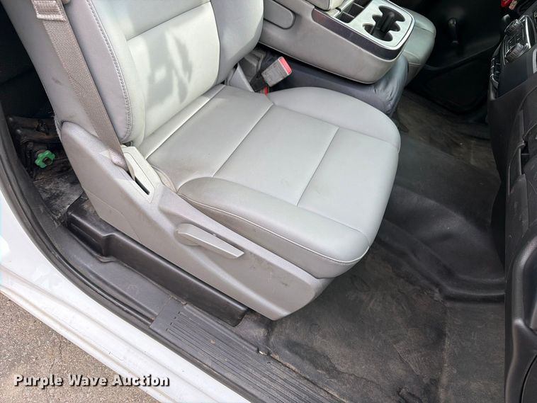 image for item FB5951 2016 Chevrolet Silverado 3500HD utility bed pickup truck