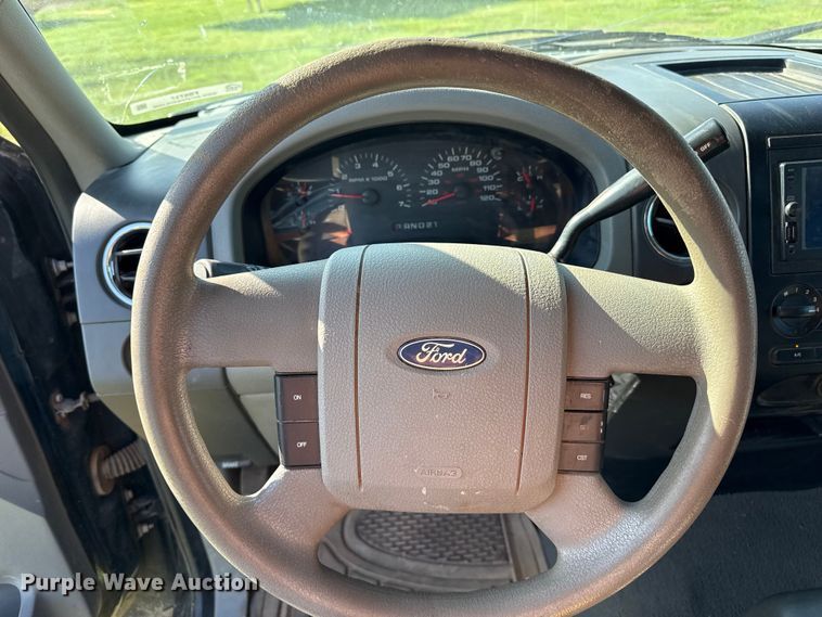 image for item FB6737 2006 Ford F150 Crew Cab pickup truck