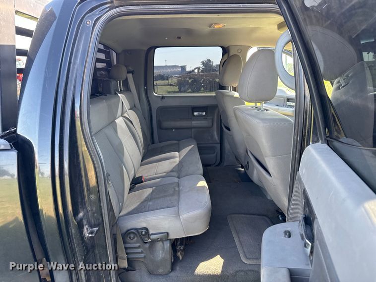 image for item FB6737 2006 Ford F150 Crew Cab pickup truck