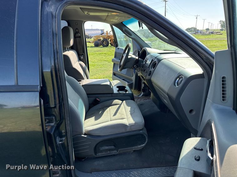 image for item FB6737 2006 Ford F150 Crew Cab pickup truck