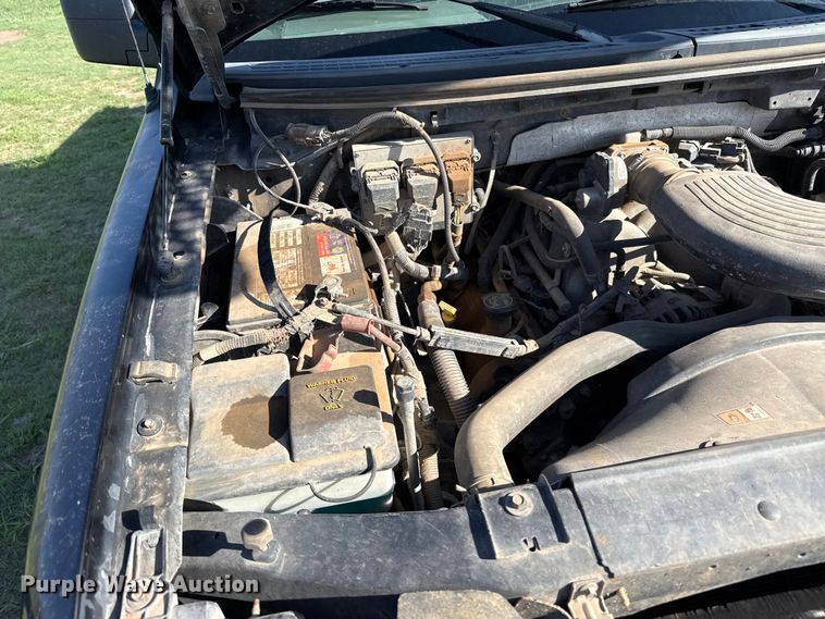 image for item FB6737 2006 Ford F150 Crew Cab pickup truck