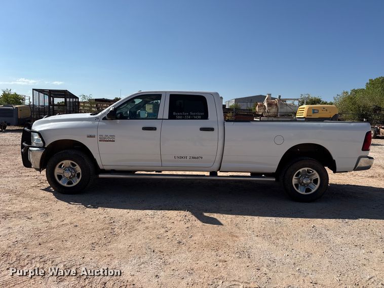 image for item FB6902 2017 RAM 2500 Crew Cab pickup truck