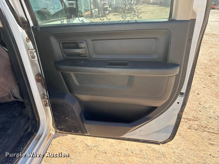 image for item FB6902 2017 RAM 2500 Crew Cab pickup truck