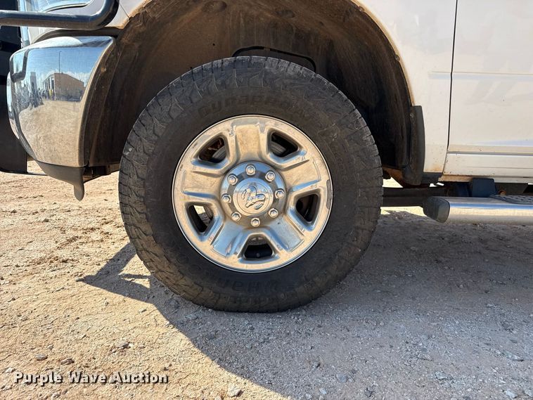 image for item FB6902 2017 RAM 2500 Crew Cab pickup truck